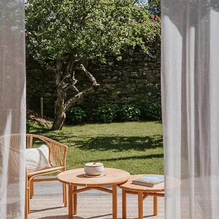 Holiday home L'ecrin, Loft Atypique Au Coeur D'un Jardin Verdoyant Landerneau