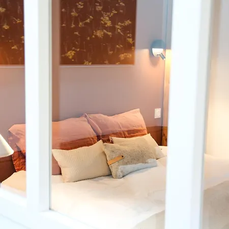 Holiday home L'ecrin, Loft Atypique Au Coeur D'un Jardin Verdoyant